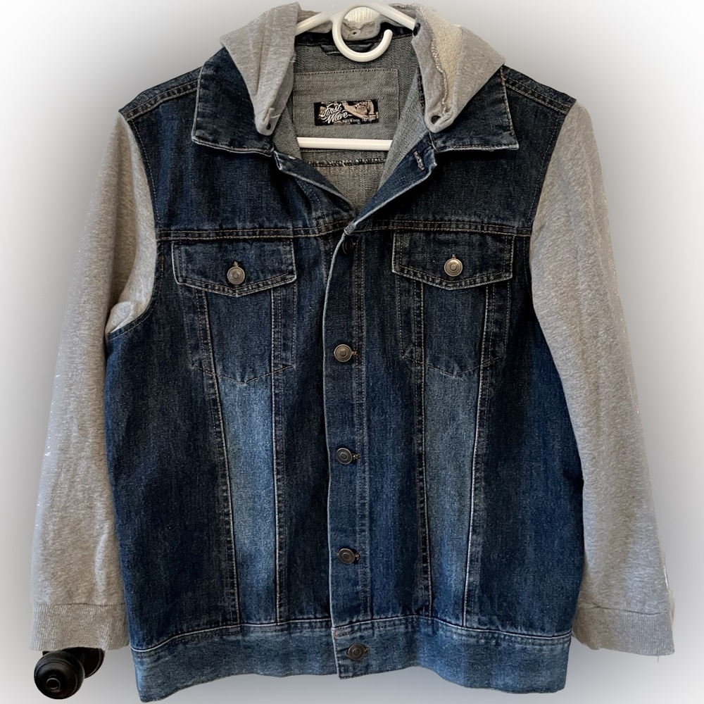 First Wave Long Sleeve Denim Jacket with Hood. Size Boy’s 14-16.
